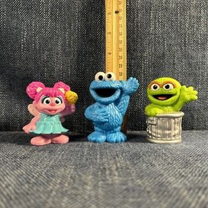 Sesame Street Workshop Lot of 3 Hasbro 3" Figures 2013 Toys
